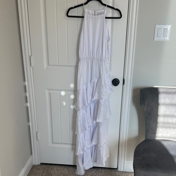 Petal & Pup Beautiful Annalise Ruffle Satin Dress White Maxi Dress Sz 4! - Picture 4 of 14